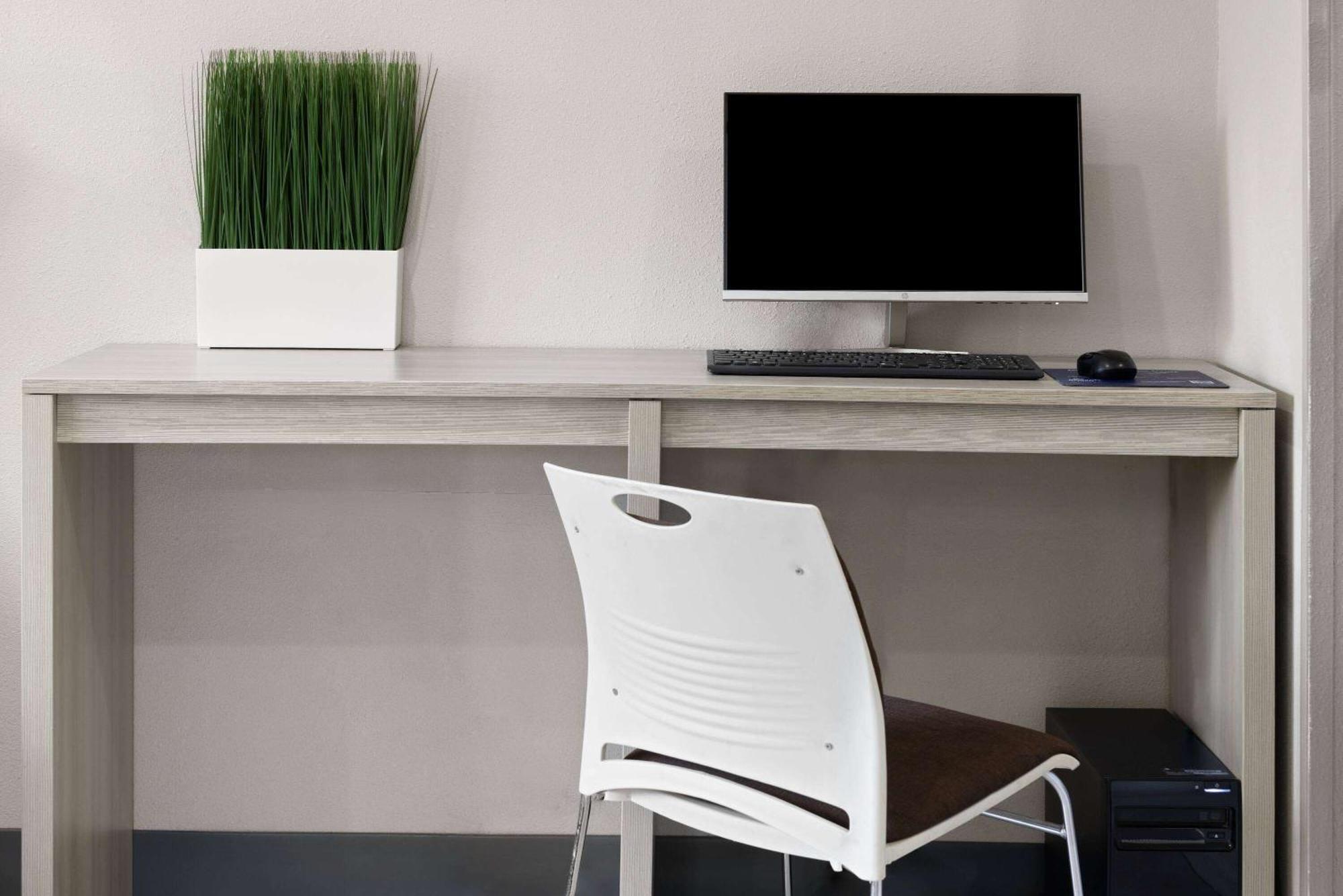 Microtel Inn By Wyndham Raleigh-Durham Airport Morrisville Exteriör bild