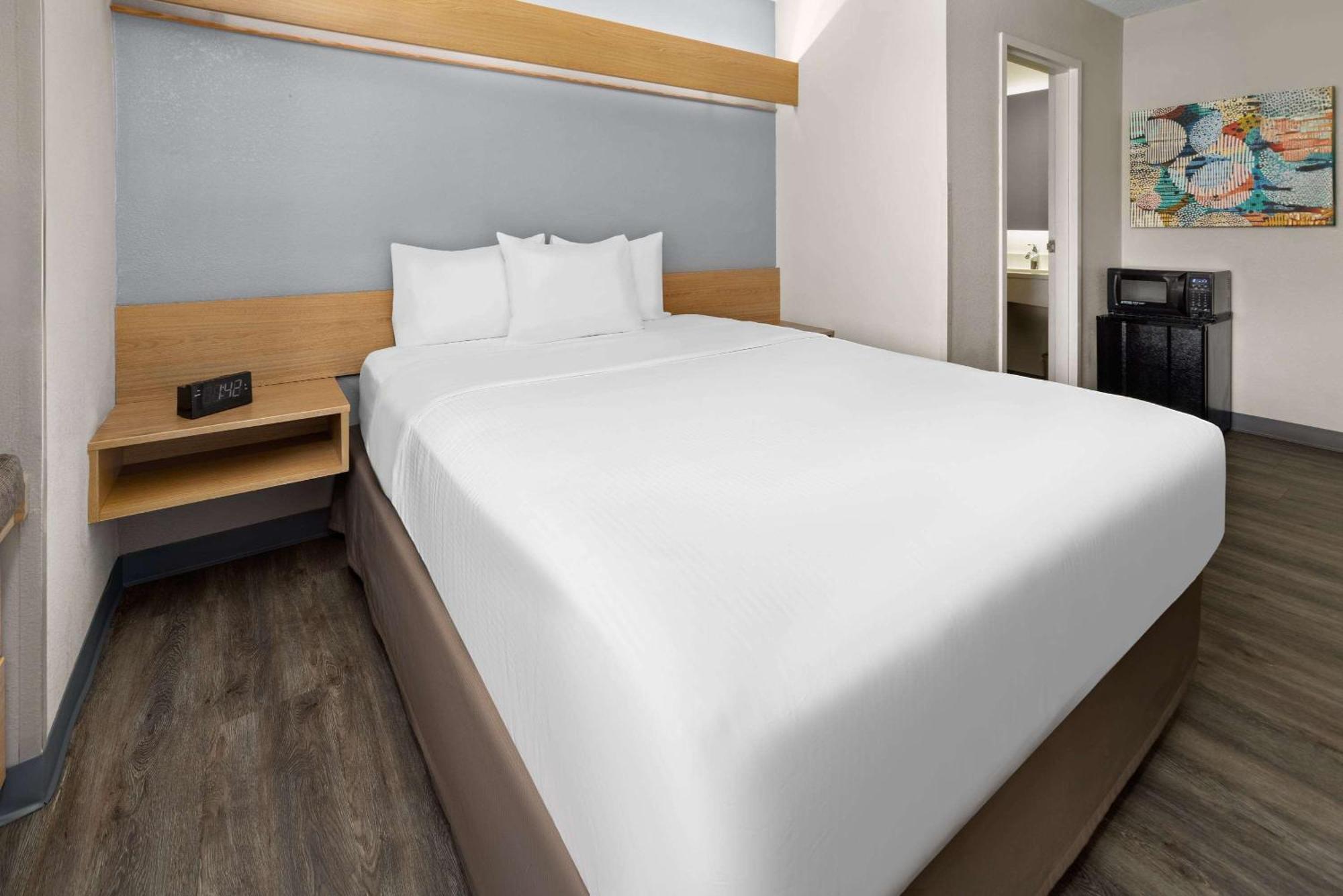 Microtel Inn By Wyndham Raleigh-Durham Airport Morrisville Exteriör bild